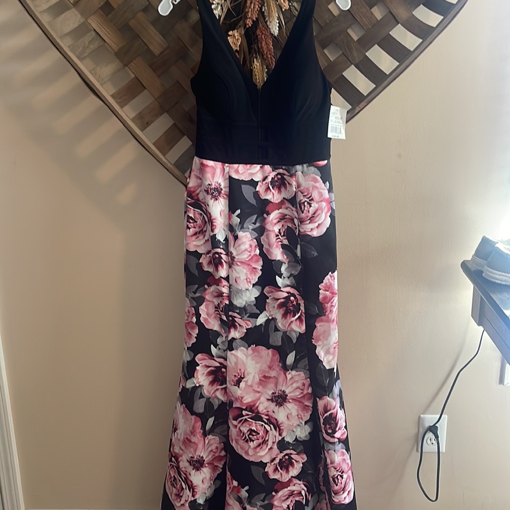 BNWT David's Bridal Floral Black & Pink Long Dress Size 5